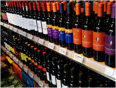 1919穩(wěn)居天貓618酒類(lèi)銷(xiāo)售第一 酒瓶連起來(lái)可繞標(biāo)準(zhǔn)跑道62圈